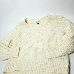 Universal Threads Women's Size Small White Sweater Soft V Neck
